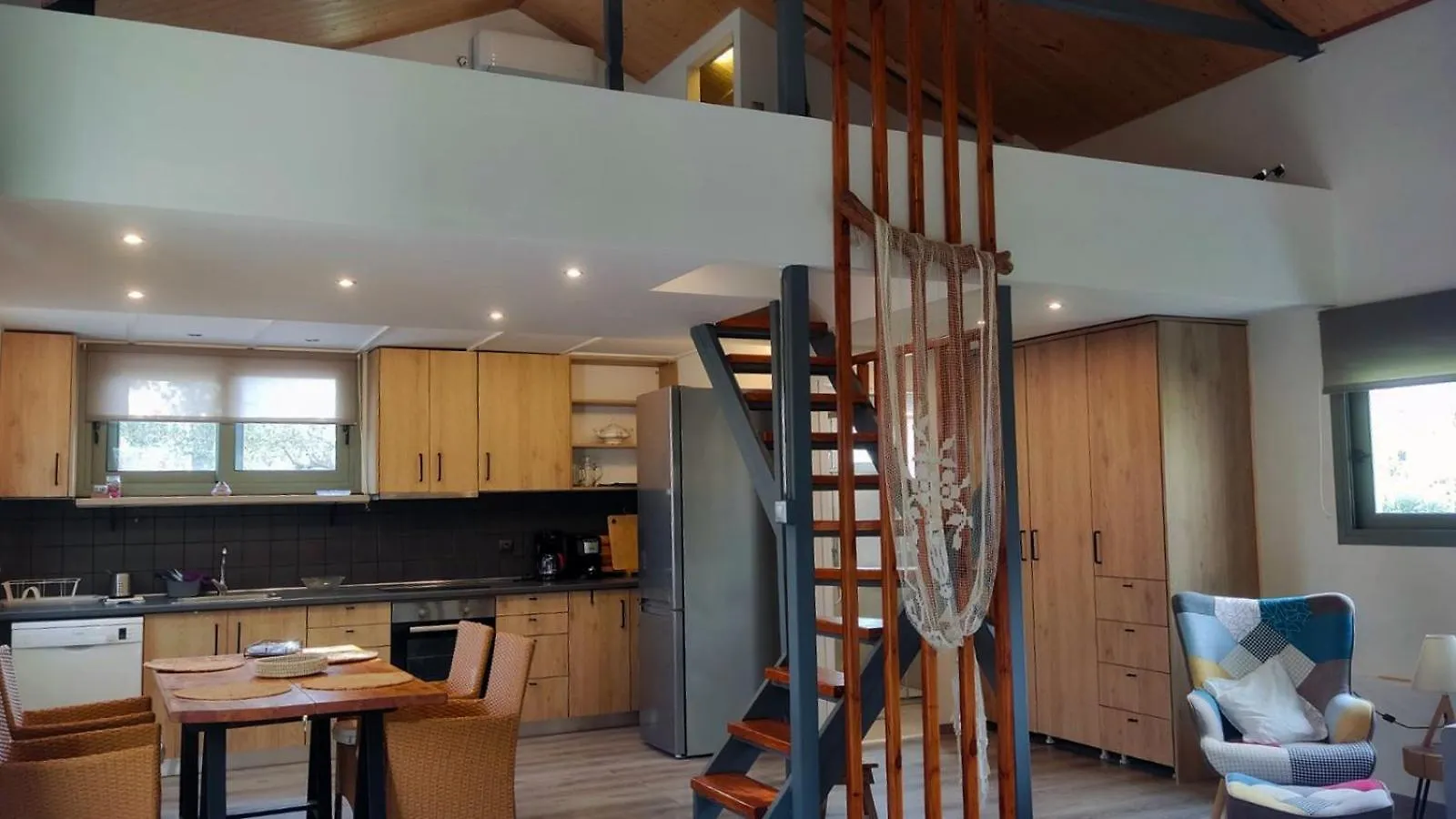 Artist'S Loft Apartment Pesadha Greece